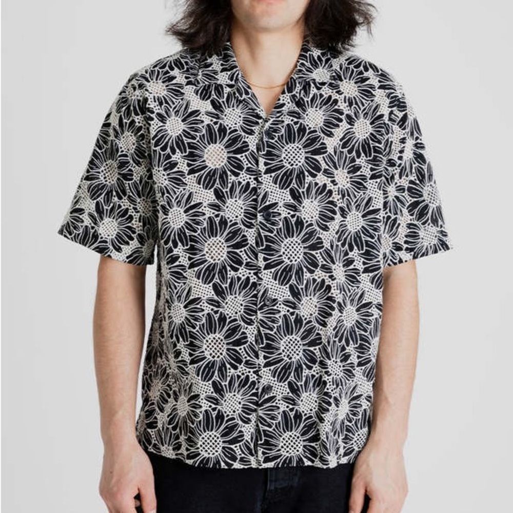 Men's Black & White Floral Casual Button-Down Shirt